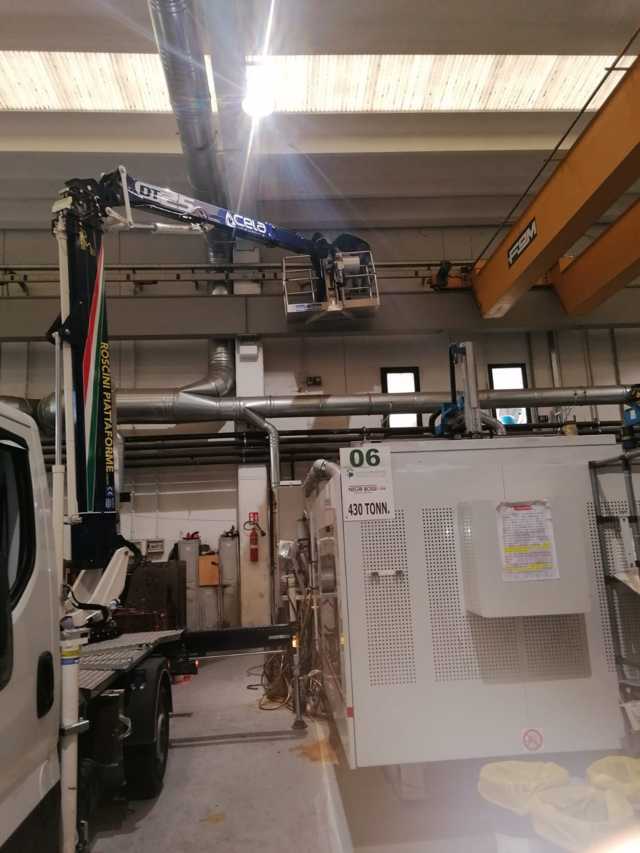 Manutenzione su impianto elettrico con sostituzione blindosbarra fabbrica Sannio Plastica di Moiano